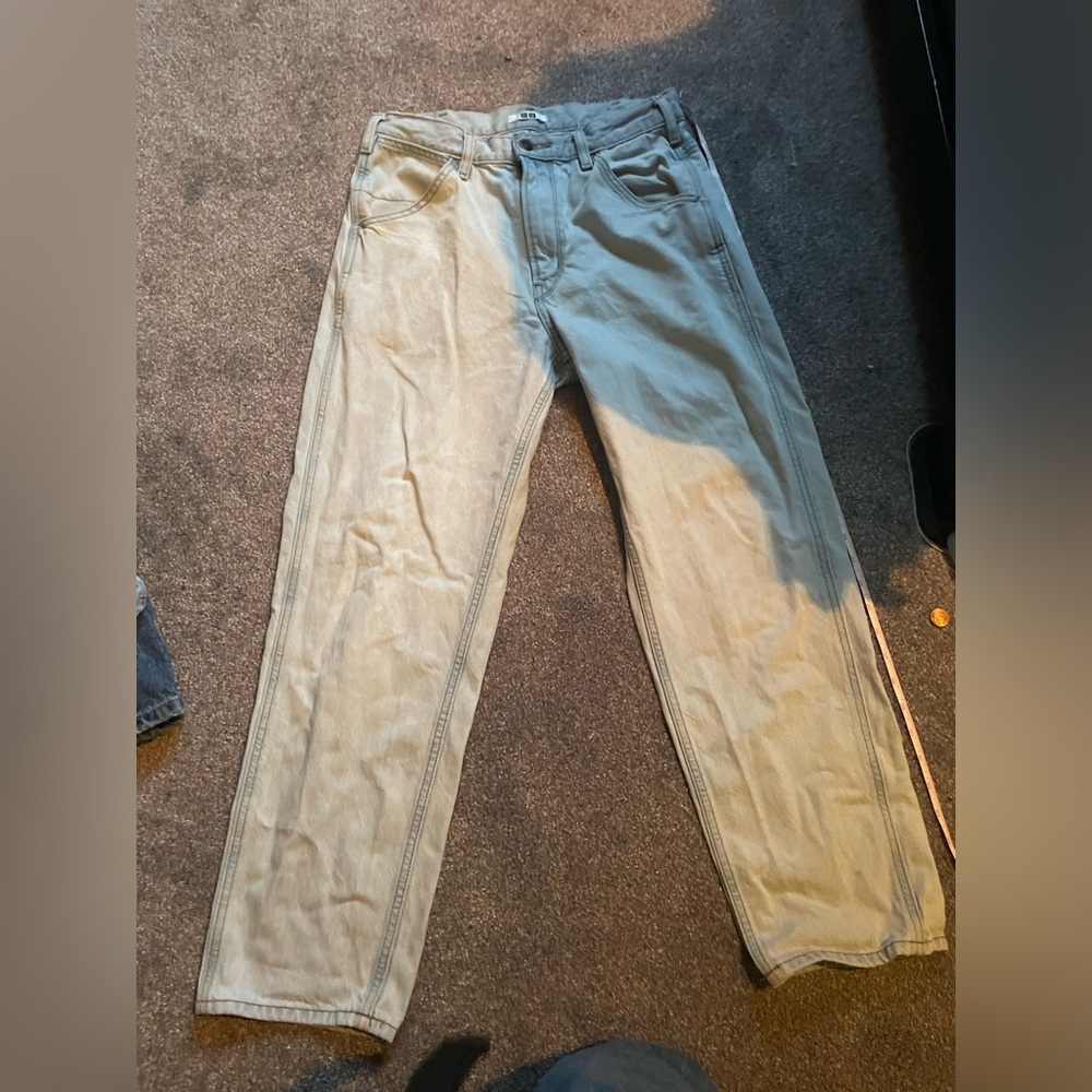 Men’s Uniqlo light wash jeans